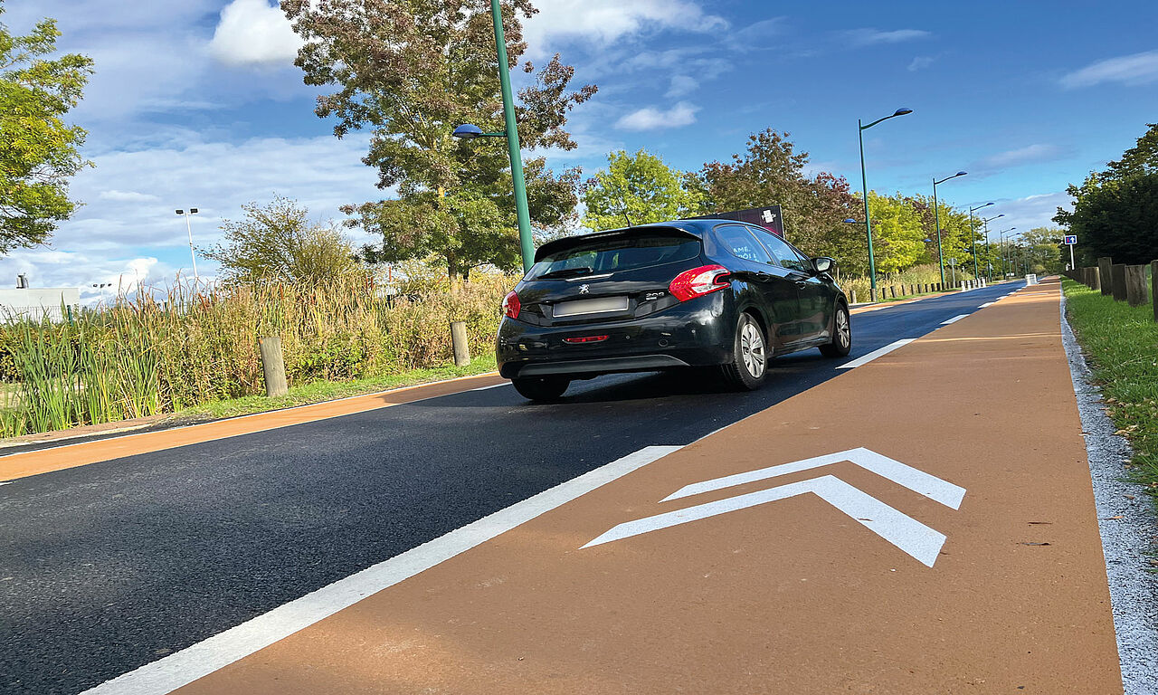 Une nouvelle piste cyclable avenue de SainteApolline Ville de Plaisir